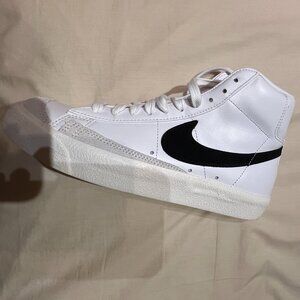 Nike Blazer Mid '77 Women's Shoes